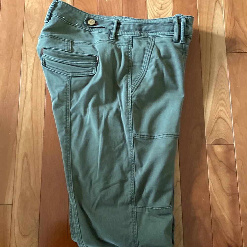 WHBM crop jeans in size 0 in great shape.